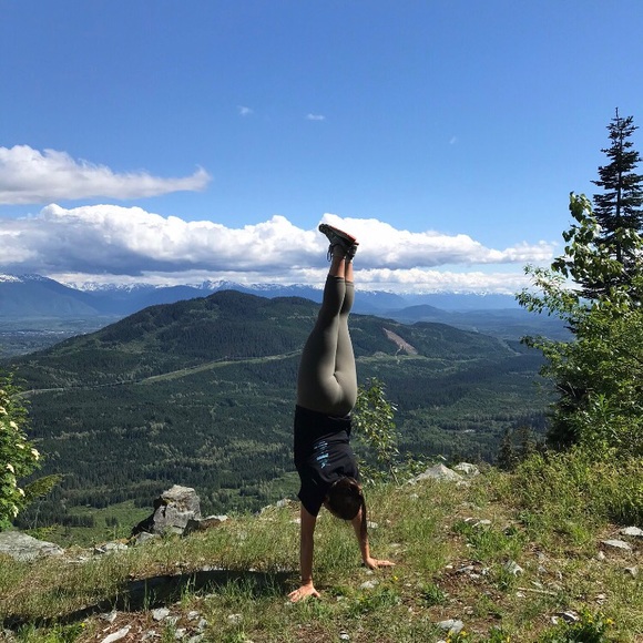 Meet your Posher, Correina - Picture 1 of 1